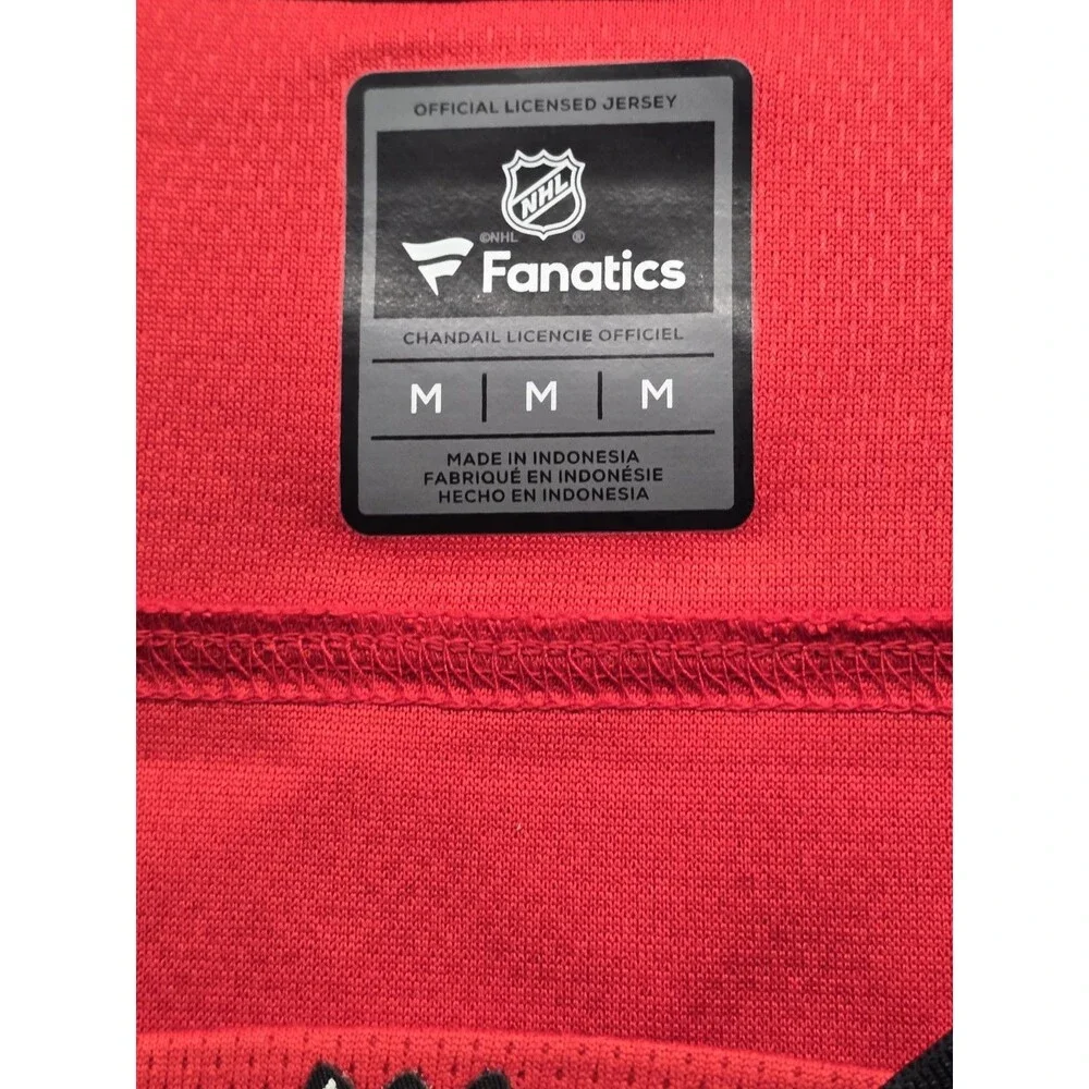 Jonathan Toews Chicago Blackhawks Hockey Jersey C 19 NHL Fanatics Size Medium